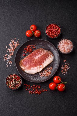 Sandviç için dilimlenmiş jambon, et, domuz ya da hindi sosisi. Jambon dilimleri, yemek, tasarımınız için arka plan