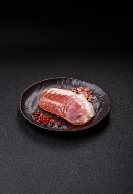 Sandviç için dilimlenmiş jambon, et, domuz ya da hindi sosisi. Jambon dilimleri, yemek, tasarımınız için arka plan