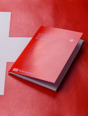 Seyahat etmek, uçmak ve iş yapmak için İsviçre pasaportu. İsviçre belgesi, sınırı geçmek için kimlik