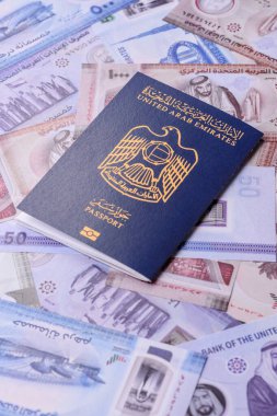 Seyahat etmek, uçmak ve iş yapmak için OAE pasaportu. Sınırı geçmek için Arapça belge