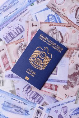 Seyahat etmek, uçmak ve iş yapmak için OAE pasaportu. Sınırı geçmek için Arapça belge