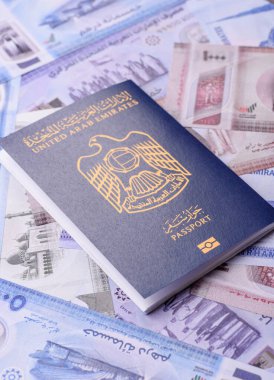 Seyahat etmek, uçmak ve iş yapmak için OAE pasaportu. Sınırı geçmek için Arapça belge
