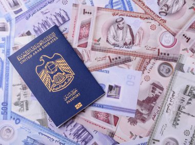 Seyahat etmek, uçmak ve iş yapmak için OAE pasaportu. Sınırı geçmek için Arapça belge