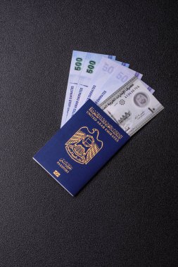 Seyahat etmek, uçmak ve iş yapmak için OAE pasaportu. Sınırı geçmek için Arapça belge