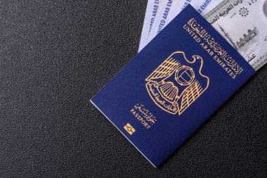 Seyahat etmek, uçmak ve iş yapmak için OAE pasaportu. Sınırı geçmek için Arapça belge
