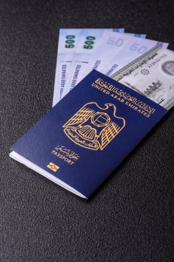 Seyahat etmek, uçmak ve iş yapmak için OAE pasaportu. Sınırı geçmek için Arapça belge