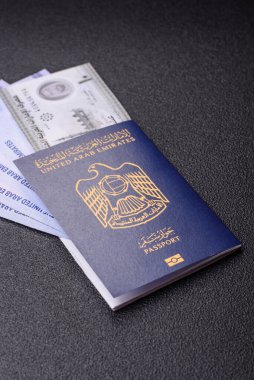 Seyahat etmek, uçmak ve iş yapmak için OAE pasaportu. Sınırı geçmek için Arapça belge