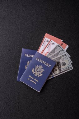 Seyahat, uçmak ve iş yapmak için ABD pasaportu. ABD belgesi, sınırı geçmek için kimlik