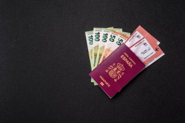 Seyahat, uçmak ve iş yapmak için İspanya pasaportu. İspanyolca belge, sınırı geçmek için kimlik