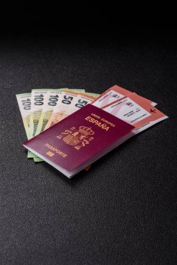 Seyahat, uçmak ve iş yapmak için İspanya pasaportu. İspanyolca belge, sınırı geçmek için kimlik