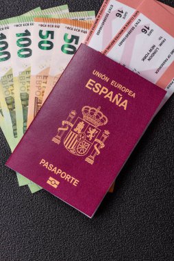 Seyahat, uçmak ve iş yapmak için İspanya pasaportu. İspanyolca belge, sınırı geçmek için kimlik