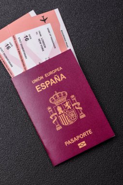 Seyahat, uçmak ve iş yapmak için İspanya pasaportu. İspanyolca belge, sınırı geçmek için kimlik