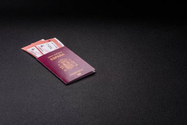 Seyahat, uçmak ve iş yapmak için İspanya pasaportu. İspanyolca belge, sınırı geçmek için kimlik
