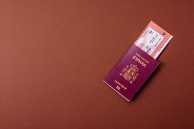 Seyahat, uçmak ve iş yapmak için İspanya pasaportu. İspanyolca belge, sınırı geçmek için kimlik