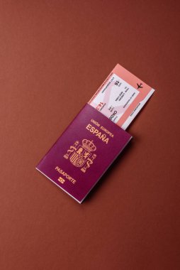 Seyahat, uçmak ve iş yapmak için İspanya pasaportu. İspanyolca belge, sınırı geçmek için kimlik