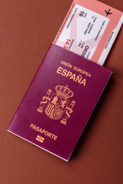 Seyahat, uçmak ve iş yapmak için İspanya pasaportu. İspanyolca belge, sınırı geçmek için kimlik
