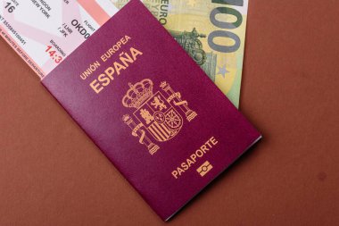 Seyahat, uçmak ve iş yapmak için İspanya pasaportu. İspanyolca belge, sınırı geçmek için kimlik