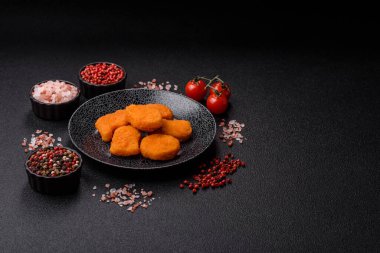 Çıtır tavuk nugget, tuzlu ve baharatlı et yemeği. Tavuk nugget, fast food, abur cubur.