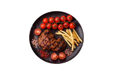 Et, sulu biftek, öğle yemeği için mükemmel pişirilmiş. Izgara biftek, doyurucu bir yemek için et.