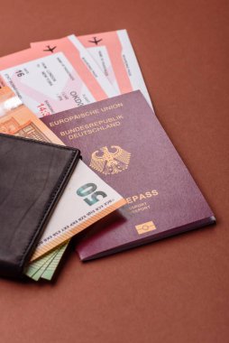 Alman pasaportu, Alman seyahat belgesi, sınır kapısı, iş amaçlı.