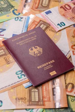 Alman pasaportu, Alman seyahat belgesi, sınır kapısı, iş amaçlı.