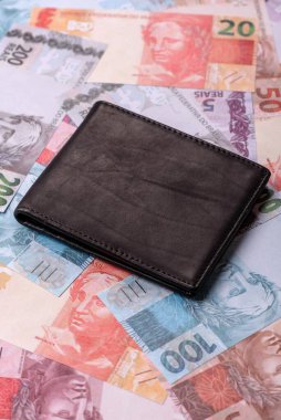 Brezilya 'nın nakit kağıt parası, yatırım, tasarruf ve kârlı yatırımların kavramsal bir geçmişi olarak farklı mezheplerin notları. Tasarımınız için Brezilya nakit gerçekleriName