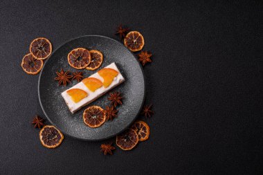 Fındıklı, şam fıstıklı ve narenciye parçalı beyaz karamel. Fındıklı beyaz fındık, festival masası için tatlı.