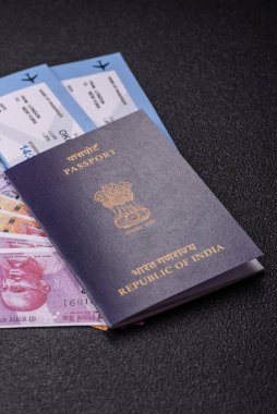 Hindistan pasaportu ve seyahat, uçma ve iş yapma biletleri. Hindistan belgesi, sınırı geçmek için kimlik
