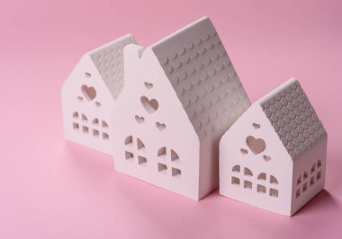 Ev, emlak almak ya da satmak, para ve kumbarayla konsept geçmişi. Emlak, emlak ve kira için arka plan