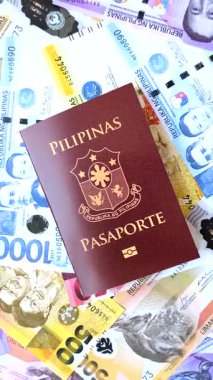 Seyahat etmek, uçmak ve iş yapmak için Filipinler pasaportu. Filipinler belgesi, sınırı geçmek için kimlik