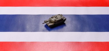 Para, Tayland parası savaş için para ve saldırıya karşı savunma için. Kavramsal bir zemin olarak savaş için baht