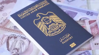 Seyahat etmek, uçmak ve iş yapmak için OAE pasaportu. Sınırı geçmek için Arapça belge
