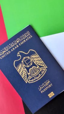 Seyahat etmek, uçmak ve iş yapmak için OAE pasaportu. Sınırı geçmek için Arapça belge