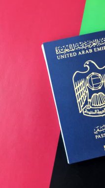 Seyahat etmek, uçmak ve iş yapmak için OAE pasaportu. Sınırı geçmek için Arapça belge