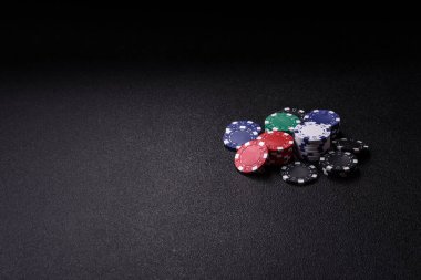 Kumarhane fişleri, bahisler, kumar, kazanma ya da kaybetme riski. Tasarımınız için arka plan olarak bahis çipleri