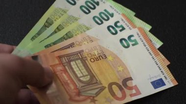 Seyahat, uçmak ve iş yapmak için İspanya pasaportu. İspanyolca belge, sınırı geçmek için kimlik