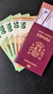 Seyahat, uçmak ve iş yapmak için İspanya pasaportu. İspanyolca belge, sınırı geçmek için kimlik