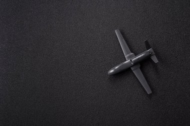 İnsansız casusluk teknolojisi ve düşmana saldıran insansız hava aracı. İHA 'lar, ülkenin işgalcilere karşı savunmasının temeli.