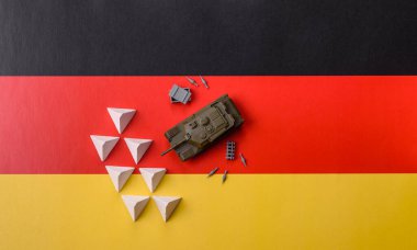 Tanksavar bariyeri veya beton ve demirden yapılmış ejderha dişleri. Düşman tanklarından korunmak için ejderha dişleri.