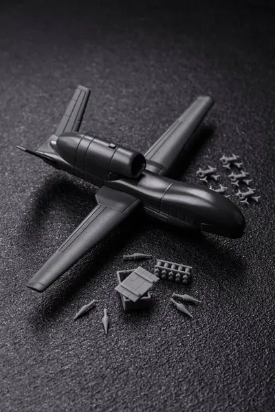 İnsansız casusluk teknolojisi ve düşmana saldıran insansız hava aracı. İHA 'lar, ülkenin işgalcilere karşı savunmasının temeli.