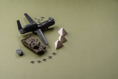 İnsansız casusluk teknolojisi ve düşmana saldıran insansız hava aracı. İHA 'lar, ülkenin işgalcilere karşı savunmasının temeli.