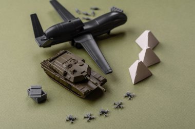 İnsansız casusluk teknolojisi ve düşmana saldıran insansız hava aracı. İHA 'lar, ülkenin işgalcilere karşı savunmasının temeli.