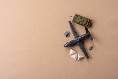 İnsansız casusluk teknolojisi ve düşmana saldıran insansız hava aracı. İHA 'lar, ülkenin işgalcilere karşı savunmasının temeli.