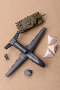 İnsansız casusluk teknolojisi ve düşmana saldıran insansız hava aracı. İHA 'lar, ülkenin işgalcilere karşı savunmasının temeli.