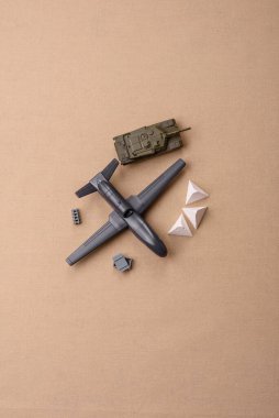 İnsansız casusluk teknolojisi ve düşmana saldıran insansız hava aracı. İHA 'lar, ülkenin işgalcilere karşı savunmasının temeli.