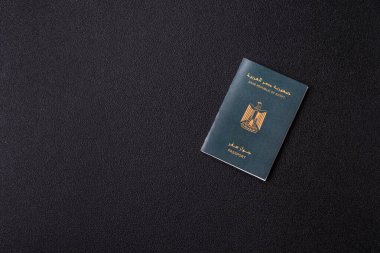 Seyahat etmek, uçmak ve iş yapmak için Mısır pasaportu. Mısır belgesi, sınırı geçmek için kimlik