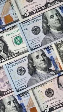 Amerikan parası, nakit kağıt dolarlar, Amerikan işi ve finansal işlemler. Kavramsal bir arka plan olarak farklı mezheplerden oluşan banknotlar halinde nakit para.