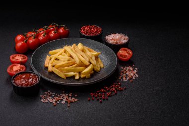 Patates kızartması, patates kızartması ya da soslu atıştırmalık. Patates kızartması, fast food, paket servis.