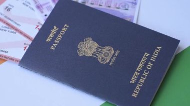 Hindistan pasaportu ve seyahat, uçma ve iş yapma biletleri. Hindistan belgesi, sınırı geçmek için kimlik