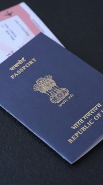 Hindistan pasaportu ve seyahat, uçma ve iş yapma biletleri. Hindistan belgesi, sınırı geçmek için kimlik
